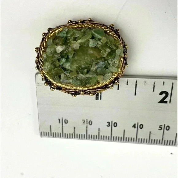 Oval Green Jade Pebble Chip Inlay Mosaic Ornate Gold Tone Brooch 1.5" - Picture 4 of 8